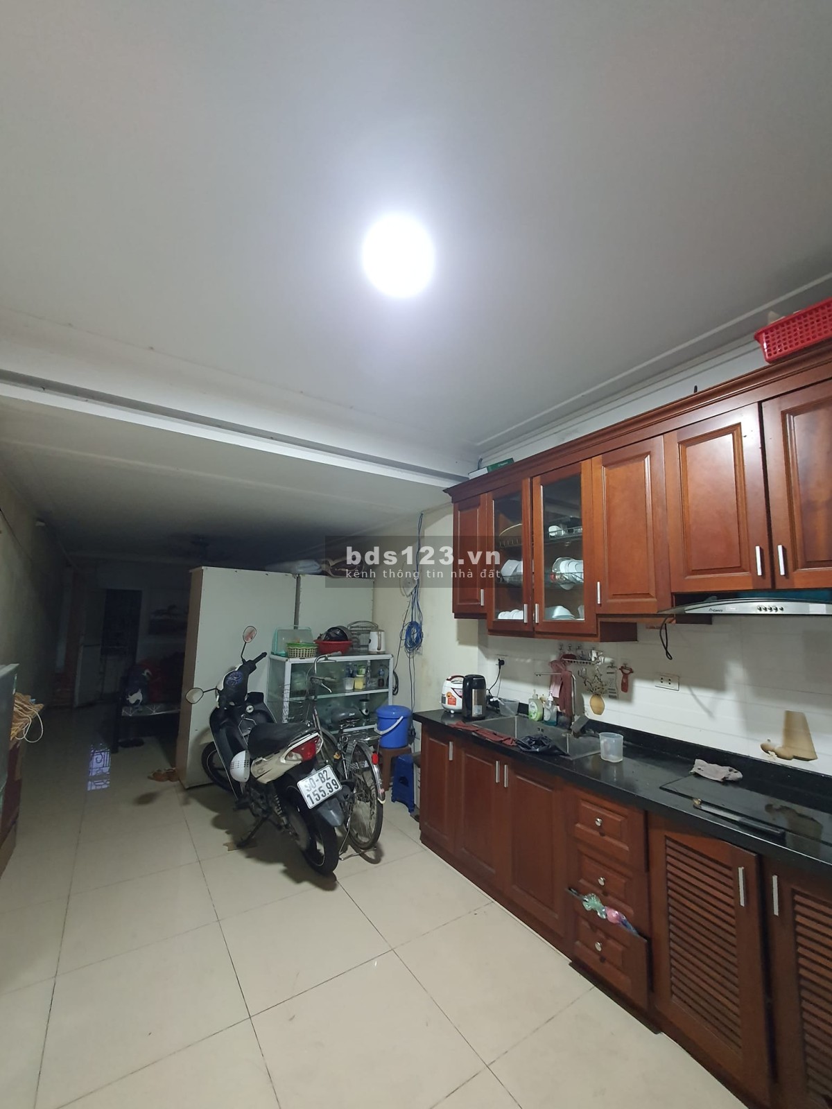 Bán nhà mặt phố Nghĩa Tân, Cầu Giấy. KDoanh đa dạng 60m, 5 Tầng, Giá chỉ 10 Tỷ. Sổ đỏ đẹp, Ôtô tránh