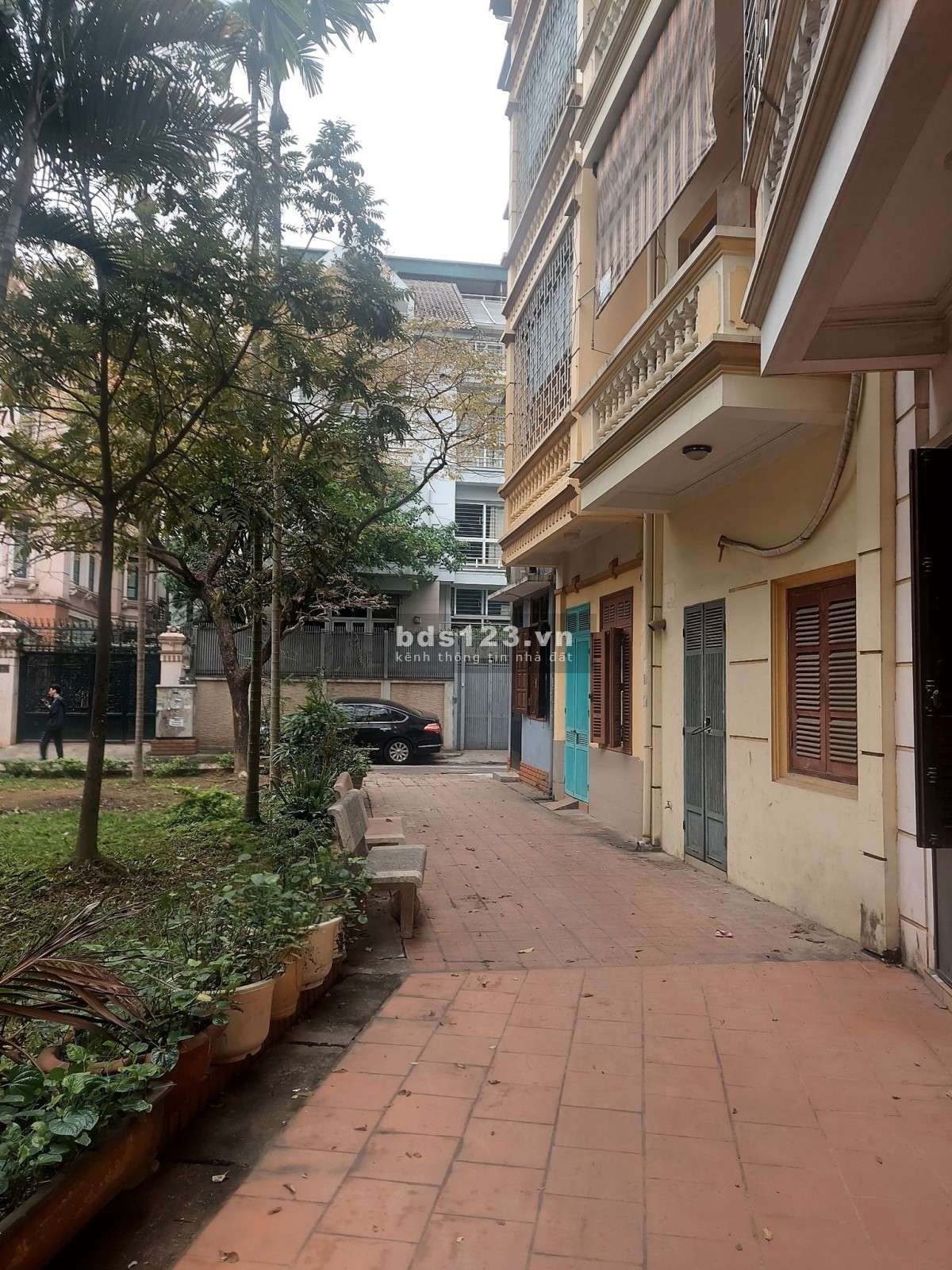 Bán nhà phân lô vừa ở và kinh doanh chủ xây chắc chắn sau view vườn hoa sổ phân lô