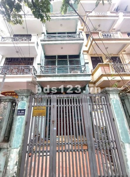 Bán nhà phân lô vừa ở và kinh doanh chủ xây chắc chắn sau view vườn hoa sổ phân lô