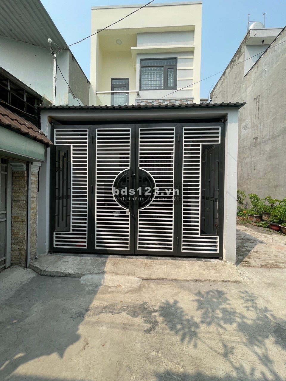 Giảm 300tr nhà 1 lầu 3pn, 2wc, SHR, 93m2, 785tr, ngay Lê Minh Nhựt, Củ Chi.