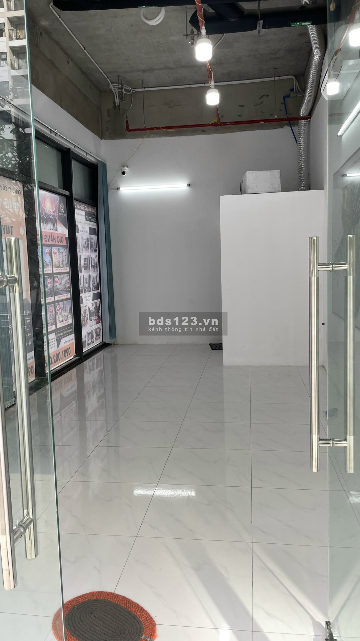 Cho thuê shophouse mặt sảnh 51m2 đã hoàn thiện Vinhomes Quận 9 chỉ 25 triệu