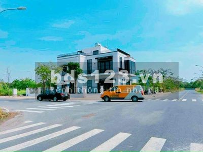 Cần Bán Gấp miếng đất đ.Phạm Hữu Lầu, Nhà Bè, 75m2, 1.8 tỷ, gần ga Metro, LH: 0909241776 (Lý Mỹ Hân)