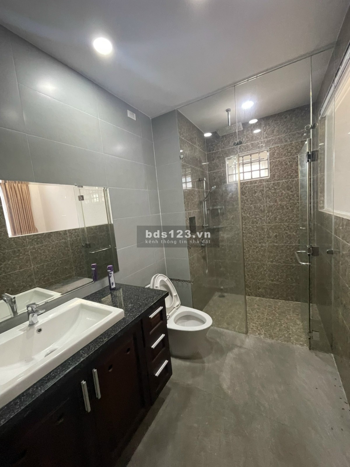 Chính chủ cần bán Biệt Thự full nội thất cao cấp ở khu Biệt Thự Nha Trang giá 17.5 tỷ.