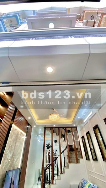Bán nhà: nhà 05 phòng ngủ đẹp - tặng full nội thất - 30m ra ô tô tránh