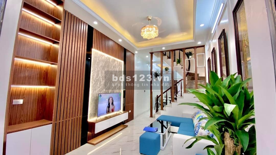 Bán nhà: nhà 05 phòng ngủ đẹp - tặng full nội thất - 30m ra ô tô tránh