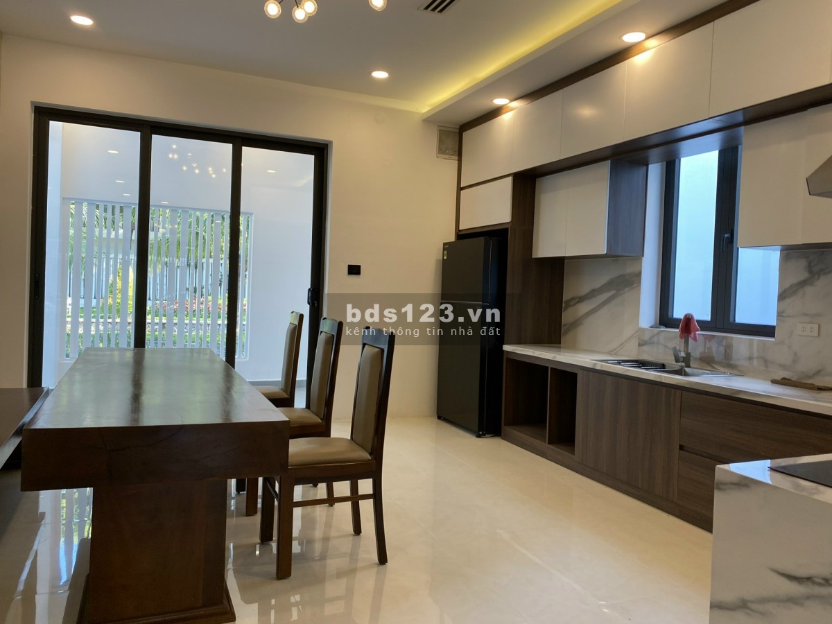 Chính chủ cần bán Biệt Thự full nội thất cao cấp ở khu Biệt Thự Nha Trang giá 17.5 tỷ.