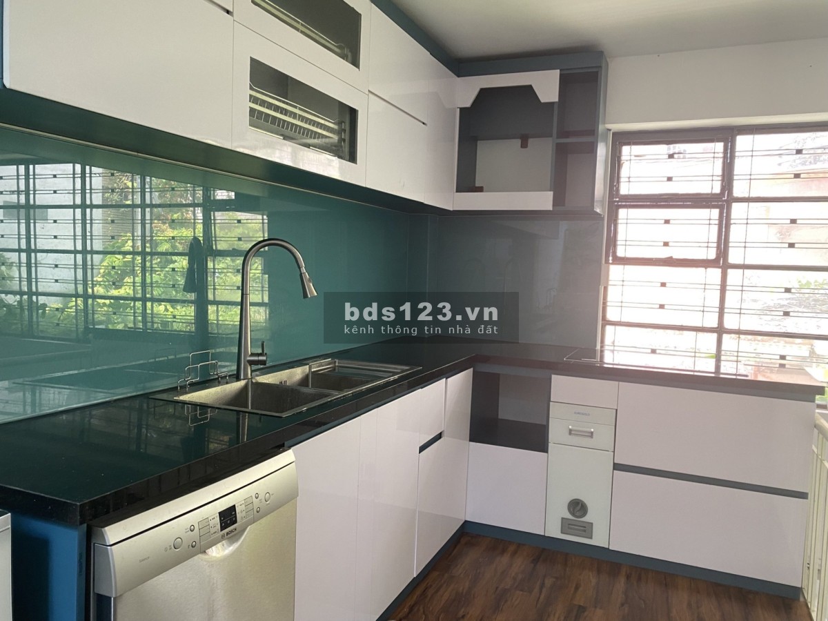Cần bán nhà HXH 4,5m 1 trục gần mặt tiền đường Nguyễn Xí Phường 26 Bình Thạnh giá chỉ 8,65 tỷ