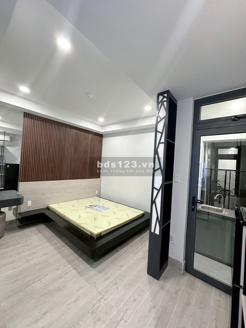 Cho thuê căn hộ ban công view full kính full nội thất Nguyễn Oanh Gò Vấp