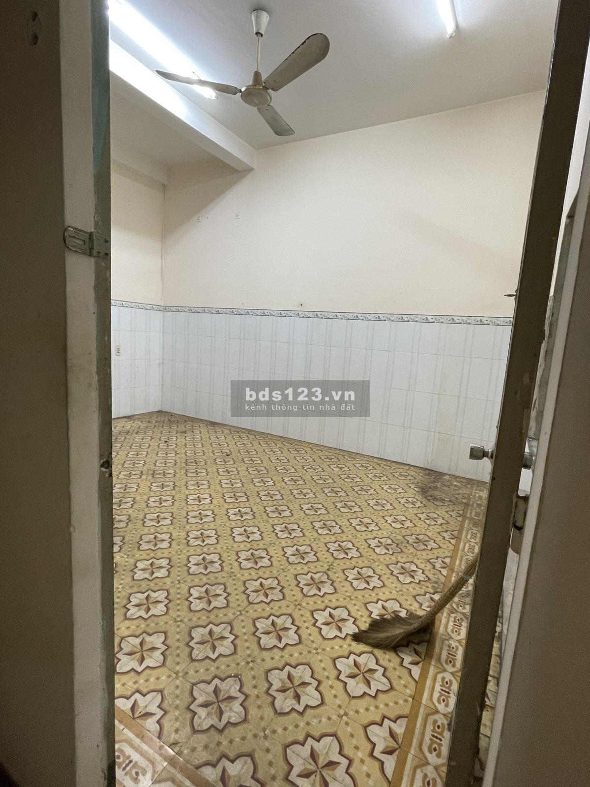 Cần cho thuê mặt bằng kinh doanh ở 640 Sư Vạn Hạnh, DT 220m2 cho mỗi tầng