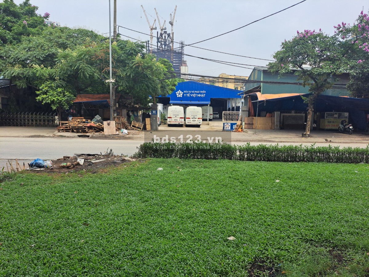 Cần cho thuê kho tại 90 Tân Xuân