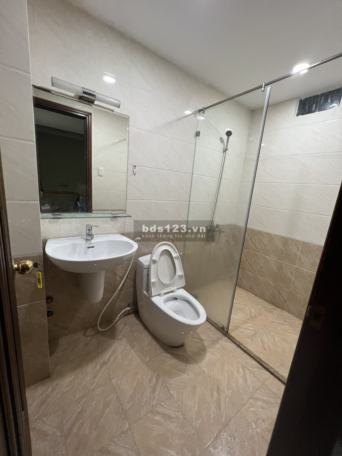 Cho thuê gấp sàn làm văn phòng hoặc nhà ở giá 4trieu phòng/ tháng