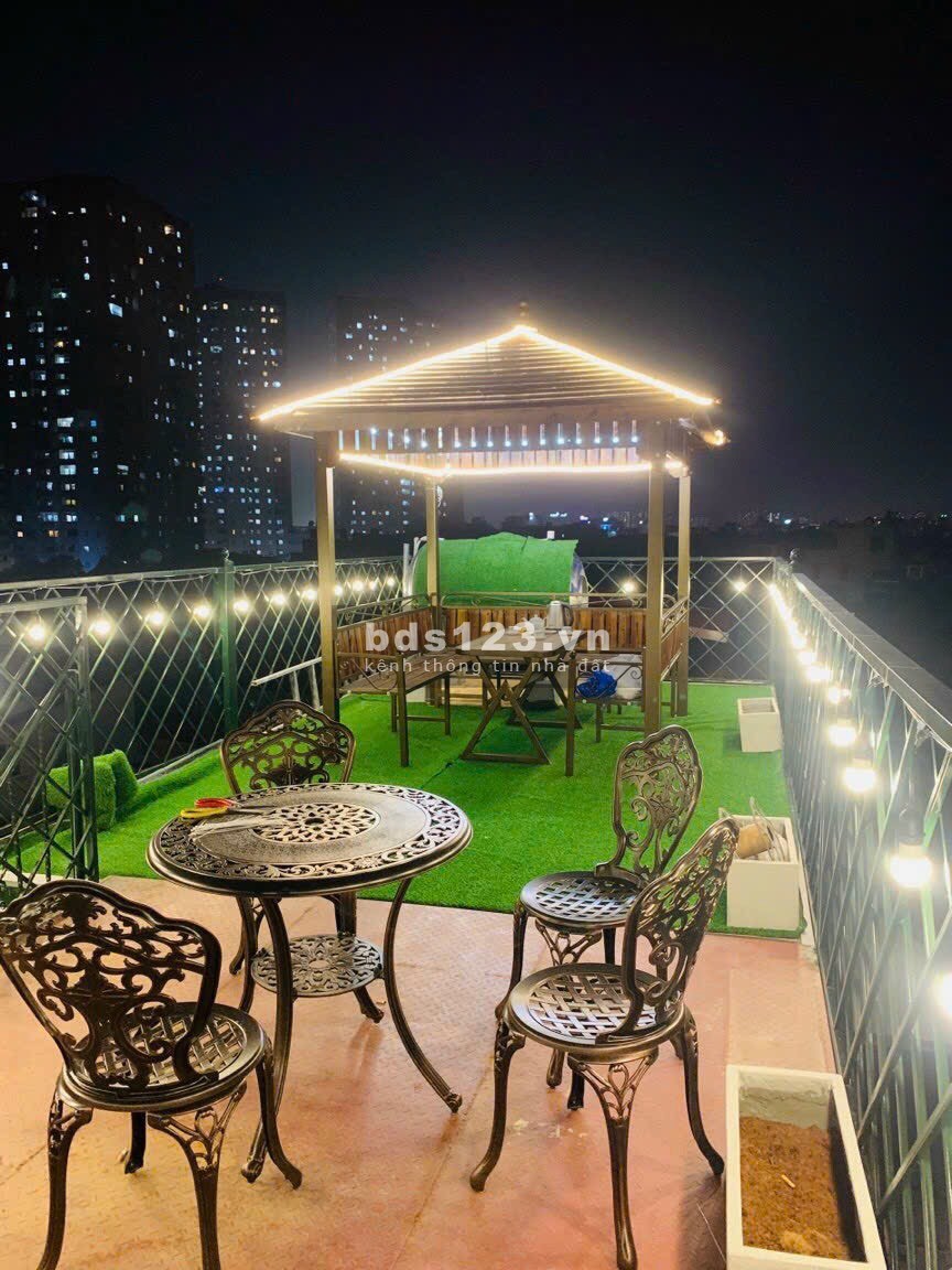 Lô Góc gần cầu Vĩnh Tuy sắp hợp long sân thượng vườn nướng BBQ 6.5 tỷ