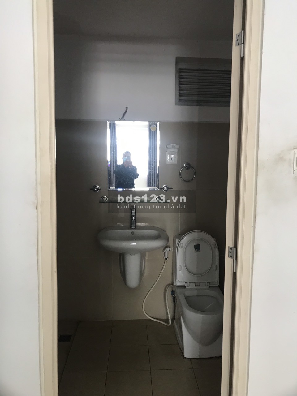 Cho thuê căn hộ 3 phòng ngủ chung cư Đức Khải quận 2 giá 12tr/tháng