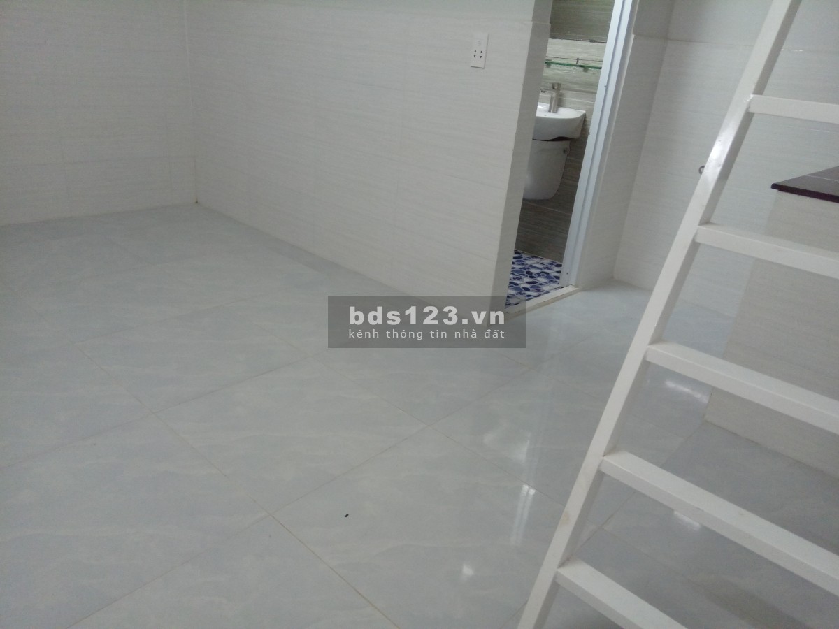 Phòng trọ có tolet riêng, gác, máy lạnh, lối đi riêng