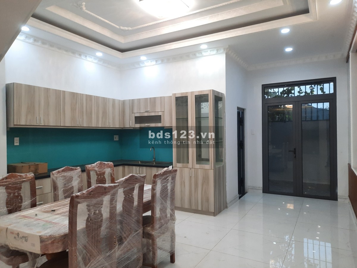 Nhà mới tinh 4 tầng ,4PN, 5WC, nội thất đẹp, sổ hoàn công, mà giá 4tỷ5. Tin được không??