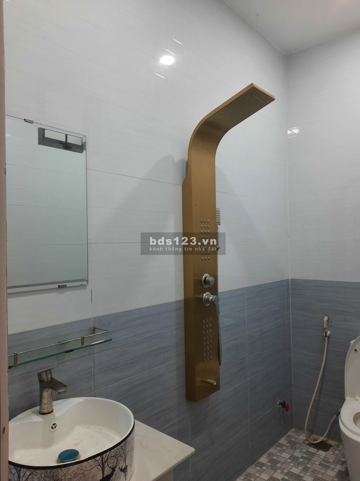 Nhà mới tinh 4 tầng ,4PN, 5WC, nội thất đẹp, sổ hoàn công, mà giá 4tỷ5. Tin được không??
