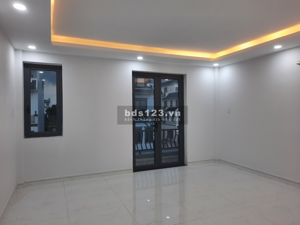 Nhà mới tinh 4 tầng ,4PN, 5WC, nội thất đẹp, sổ hoàn công, mà giá 4tỷ5. Tin được không??