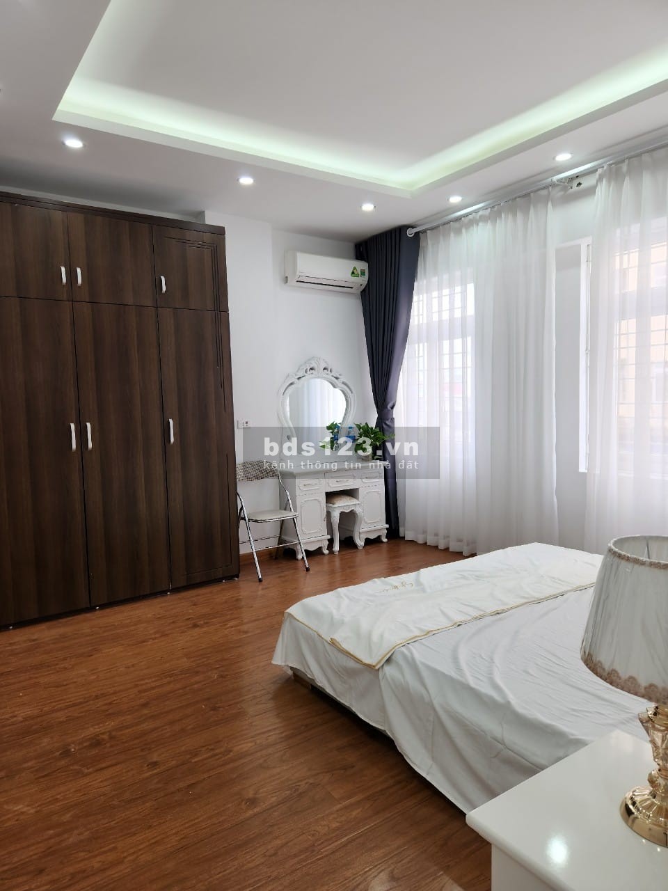 RẺ NHẤT ! Bán căn chung cư 100m 3PN view bể bơi The Pride tặng nội thất giá 2.4 ty 0817 222333