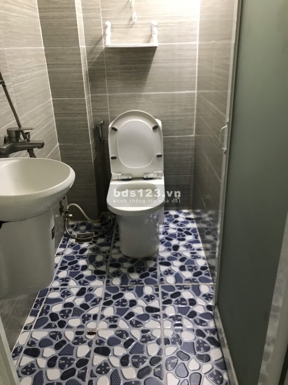 Phòng trọ có tolet riêng, gác, máy lạnh, lối đi riêng