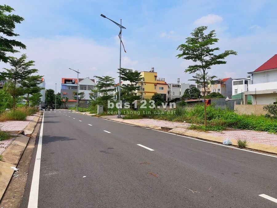 Cần bán gấp đất trên đường số 18,Thủ Đức, 80m2, 2.3 tỷ, gần Giga Mall Thủ Đức, LH:0909241776 (Hân)