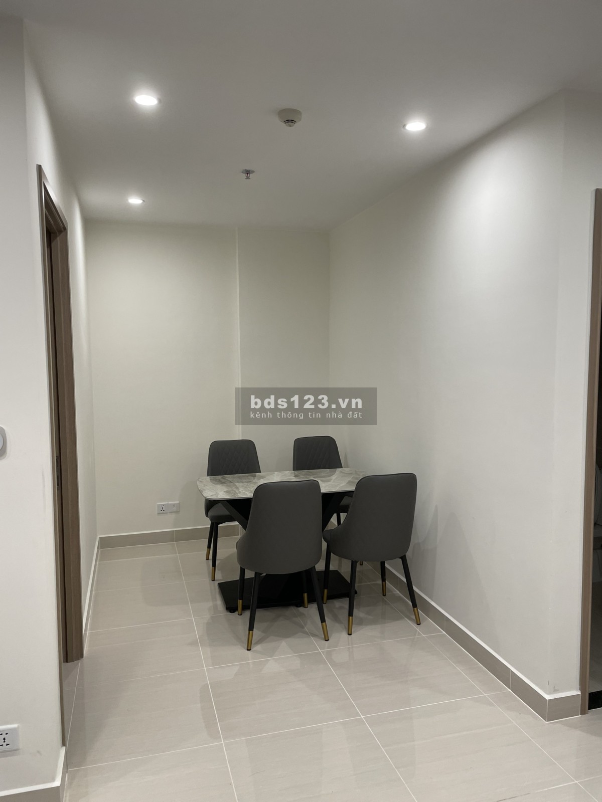 Cho thuê căn hộ 2PN, 2WC, 12tr, Full Đồ Đẹp, tòa GS3 Vinhomes Smart City