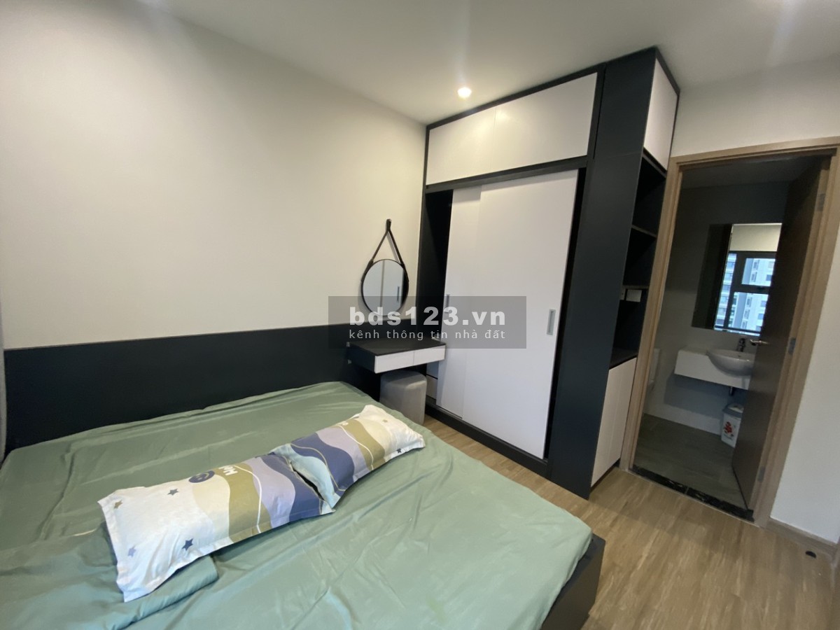 Chính chủ gửi bán gấp căn 2 phòng ngủ + 1+ 2wc ( căn góc) rẻ nhất Vinhomes Gia Lâm