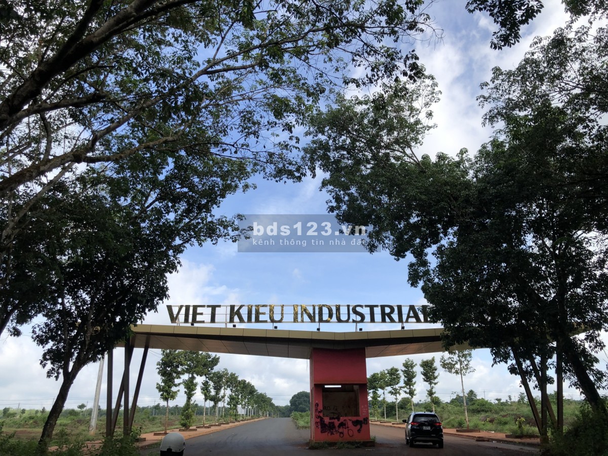 Bán lô đất 225m2 mặt tiền đường nhựa giá ngợp cắt lỗ giảm sâu