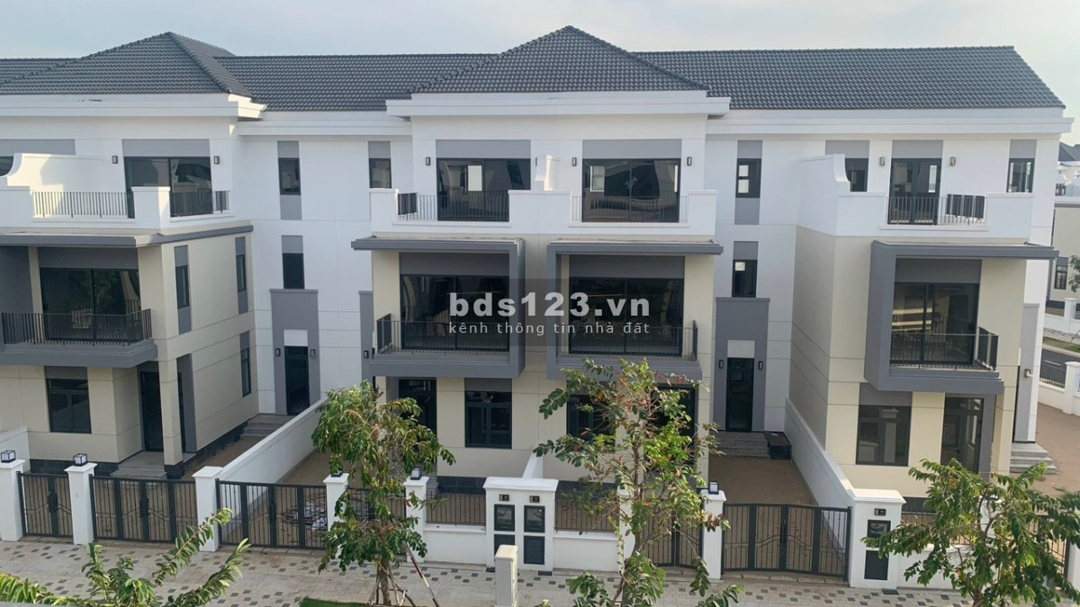 Tôi cần bán căn nhà phố 8x20 khu The Suite- Dự án Aqua City phía đông TPHCM. GIÁ 6,799 tỷ