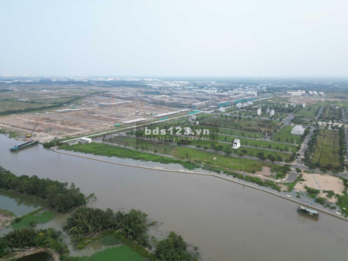 SàiGòn Village bán giá gốc hợp đồng nền B6 - 100m2 view kênh, công viên, đường lớn, nhận sổ ngay.