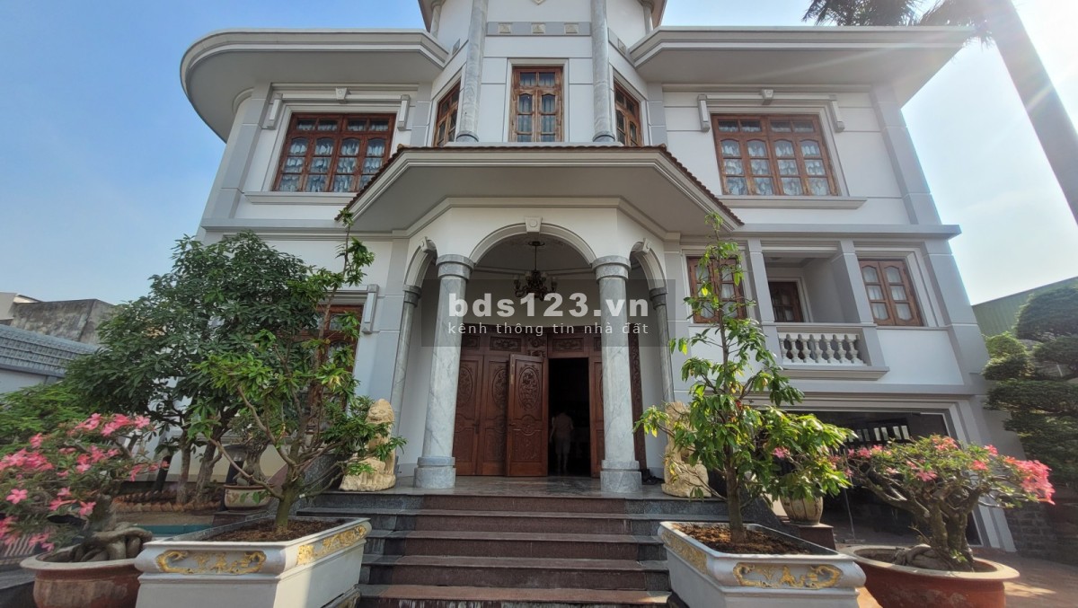 Biệt thự trăm tỷ, 1000mv, Hồ Bá Phấn, Phước Long A, Quận 9.