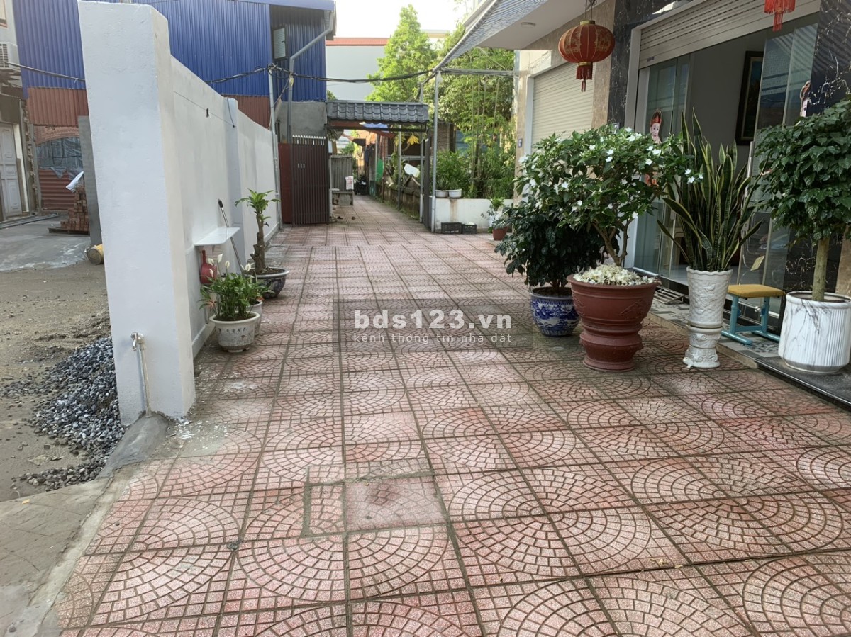 Bán nhà sát lô 27 Lê Hồng Phong 51,4 m2 x 3,5 tầng. Giá 2.690 Tỷ.
