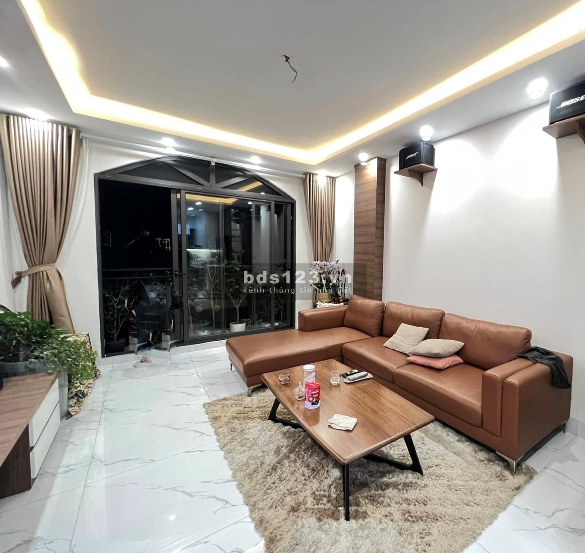 Bán nhà Hồng Mai siêu phẩm lô góc - Ô tô vào nhà