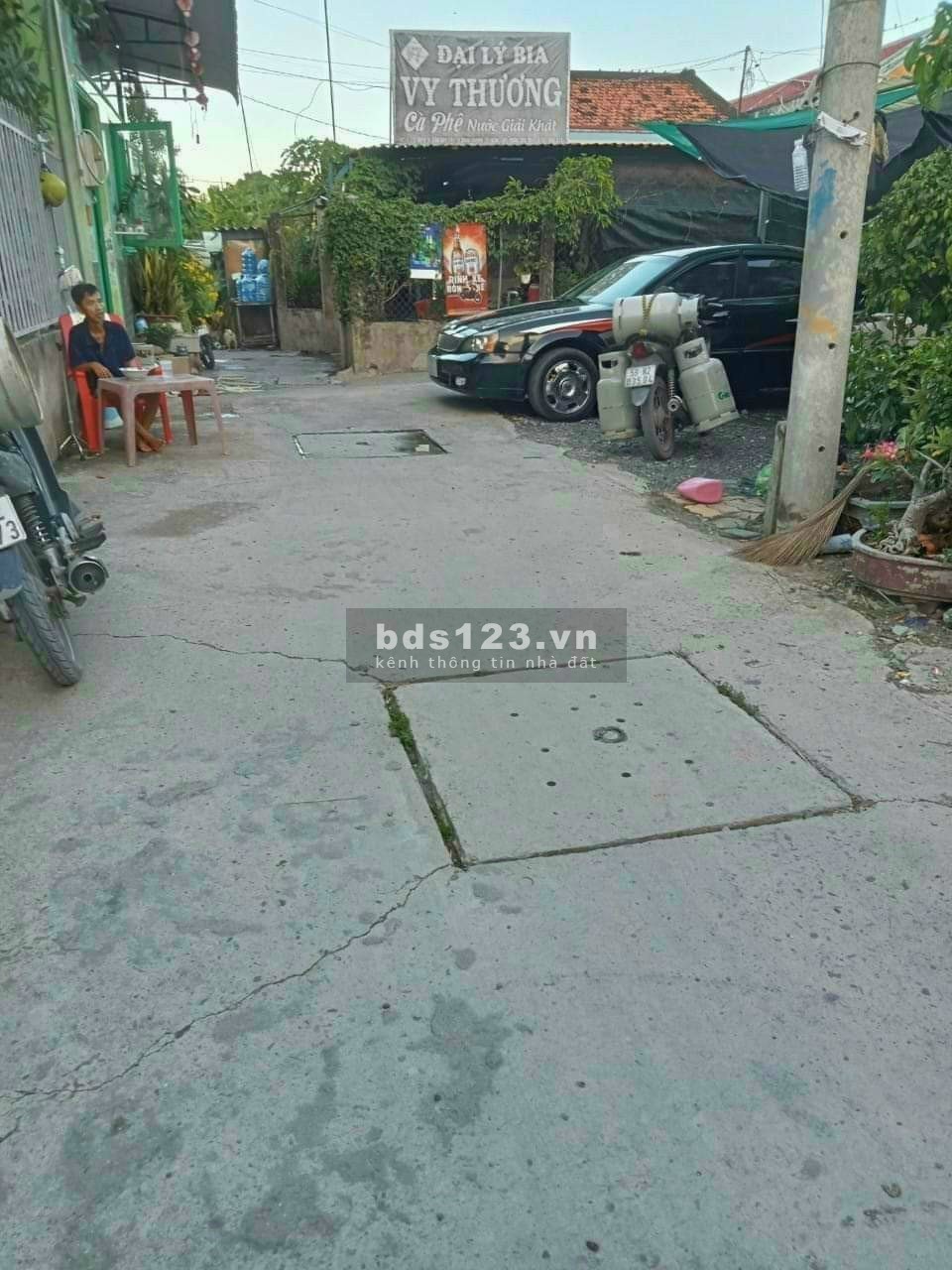 Chính chủ cần bán đất thổ cư 100%, 8mx24m, hẻm xe hơi thông thoáng, gần chợ Bình Chánh, Hưng Long
