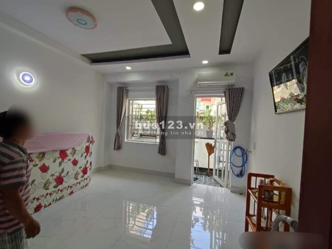 Cho thuê mặt bằng 15A góc Nguyễn Trãi - Phường Bến Thành, Quận1.