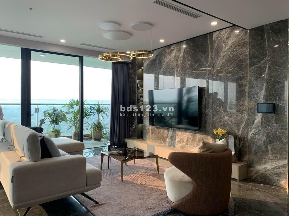 Bán gấp căn 3 phòng ngủ 2WC, 91.7m2 View hồ. Chỉ: 3.6 tỷ. Tòa P1 khu Pavilion Vinhomes Gia lâm.