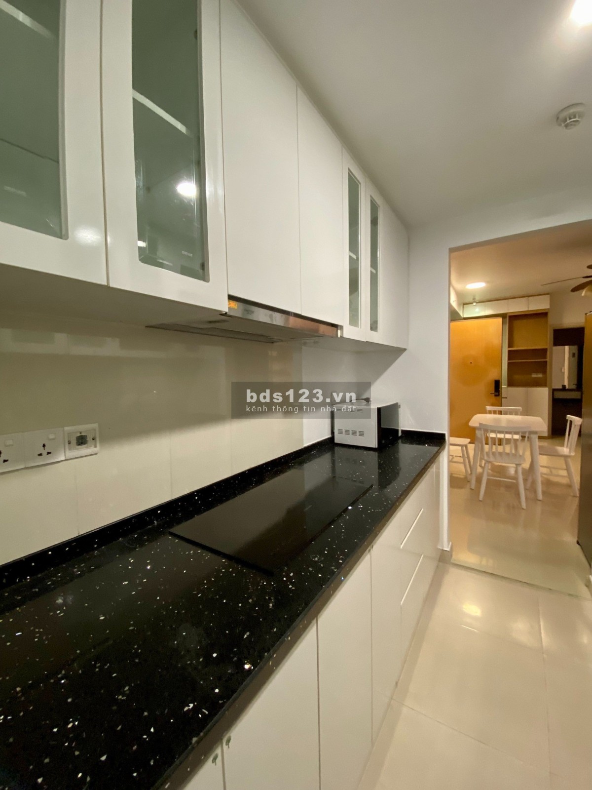 Chuyển nhượng căn 2pn diện tích 92m2 nội thất đầy đủ nhà đẹp giá 5,5 tỷ đã có sổ - Vista Verde