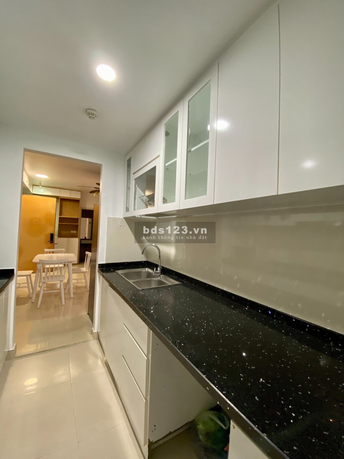 Chuyển nhượng căn 2pn diện tích 92m2 nội thất đầy đủ nhà đẹp giá 5,5 tỷ đã có sổ - Vista Verde