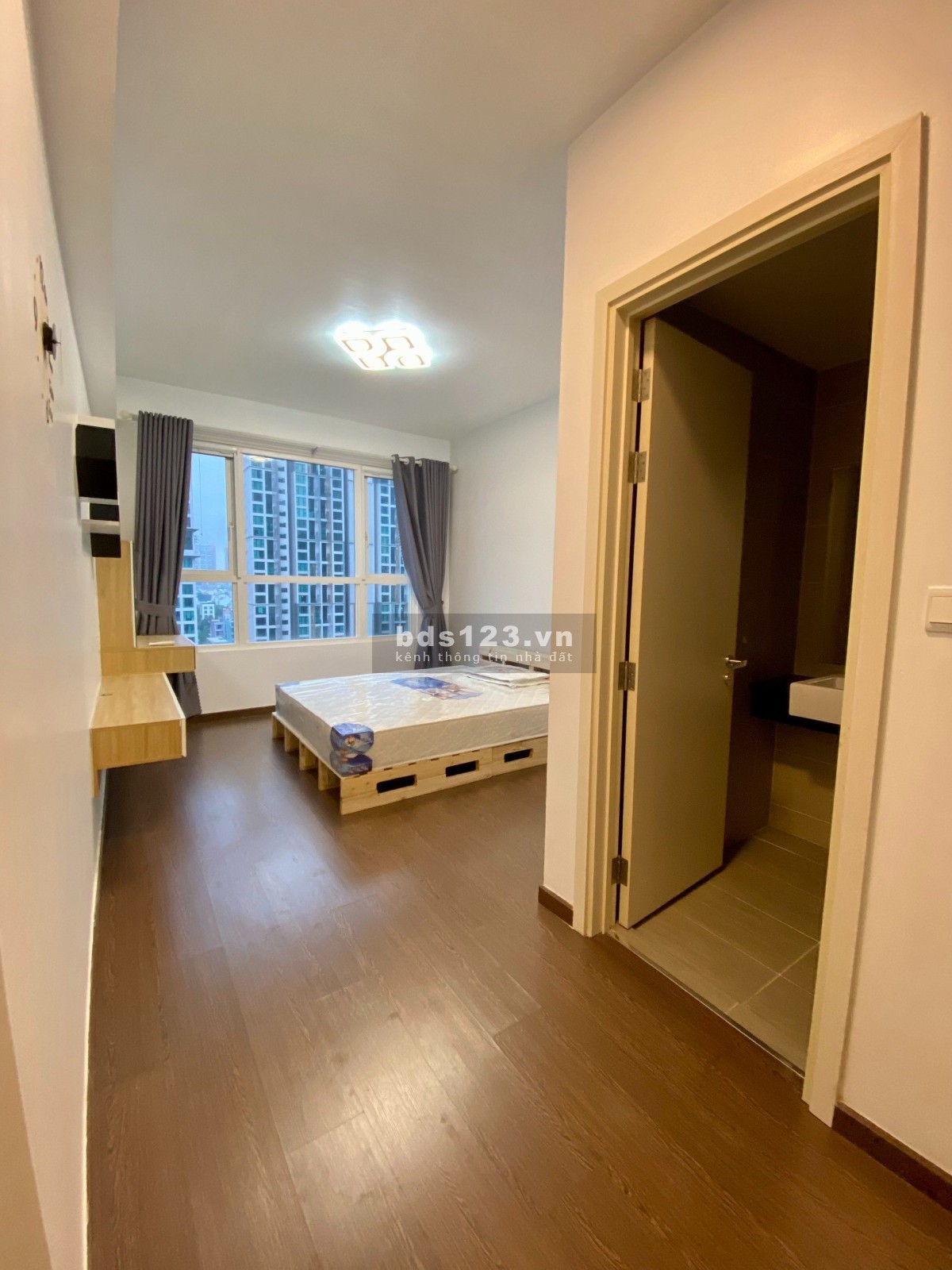Chuyển nhượng căn 2pn diện tích 92m2 nội thất đầy đủ nhà đẹp giá 5,5 tỷ đã có sổ - Vista Verde