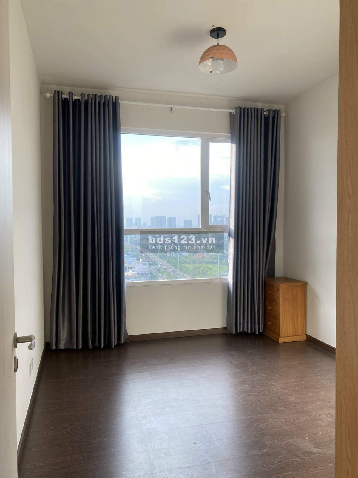 Cho thuê 2pn Vista Verde 89m2 giá tốt 16,5 triệu nội thất đầy đủ, lh Trang 0941950241