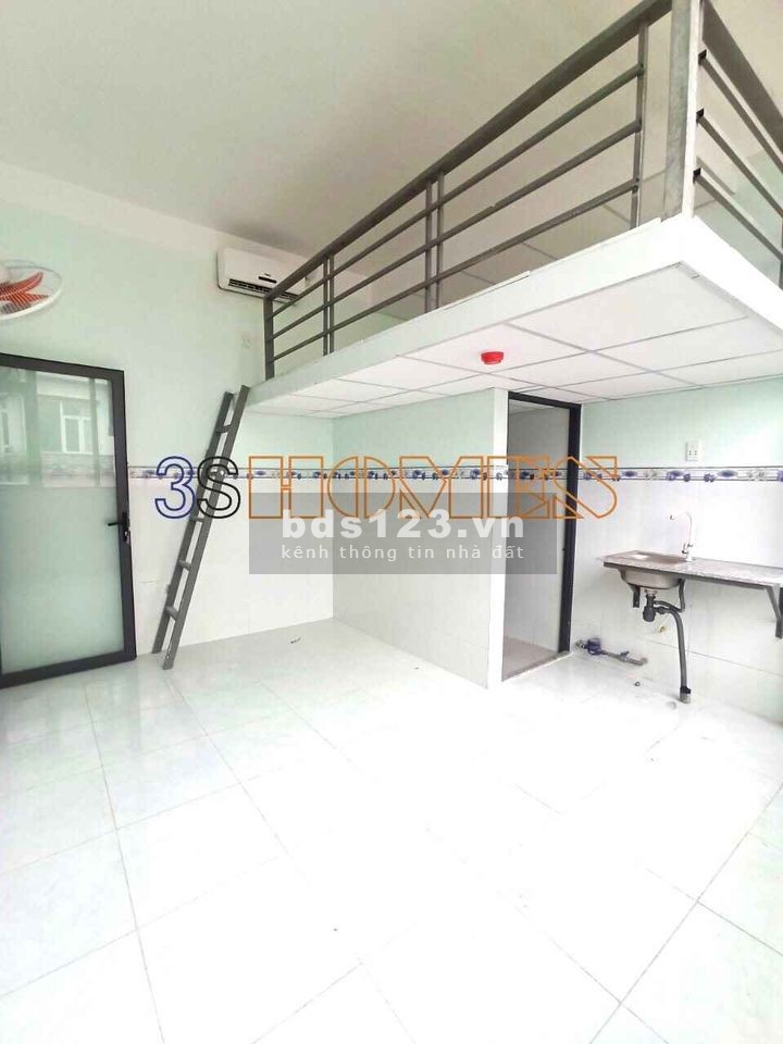 Phòng mới nội thất cơ bản an ninh, bảo vệ 24/7 máy lạnh, thang máy.