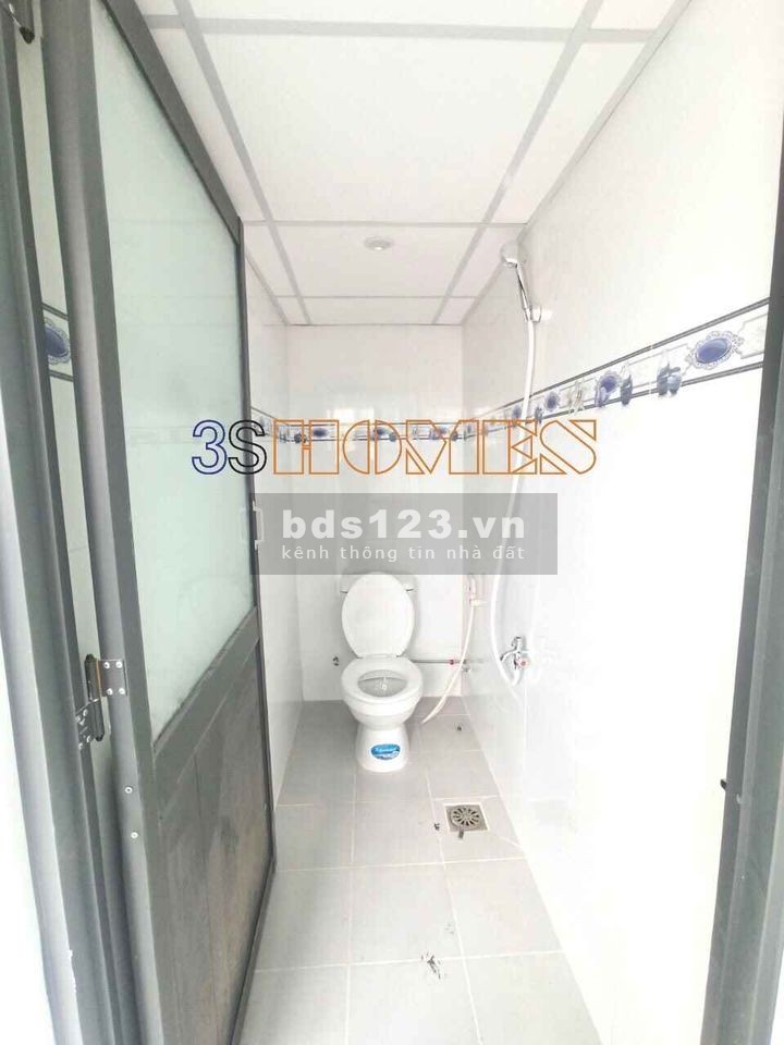 Phòng mới nội thất cơ bản an ninh, bảo vệ 24/7 máy lạnh, thang máy.