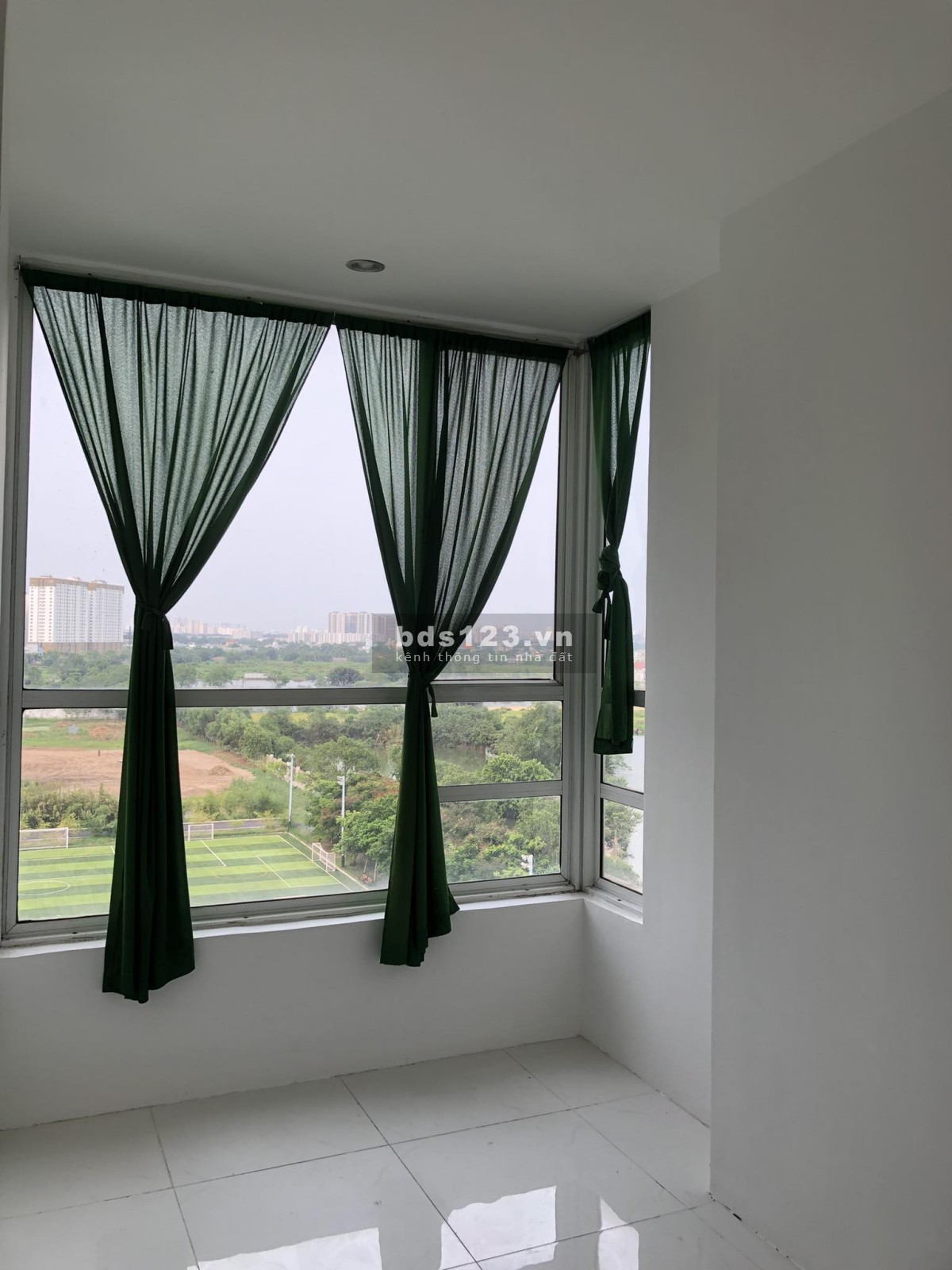 Cần cho thuê gấp căn hộ The Mansion H.Bình Chánh, Dt : 83m2, 2PN, Giá : 4.5 tr/th