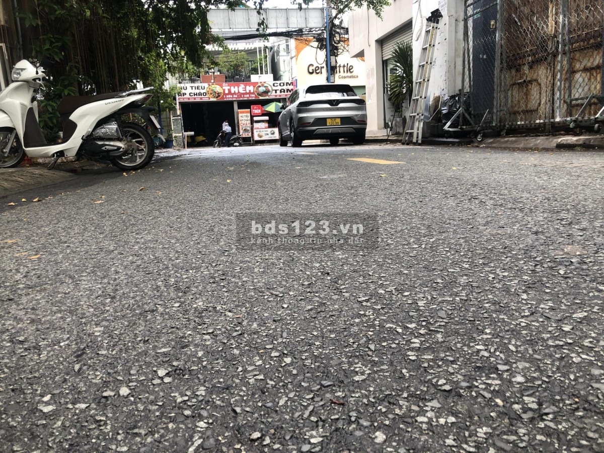 Bán nhà Linh Chiểu - Khu vực trung tâm - Hẻm xe hơi - Nhỉnh 3 tỷ