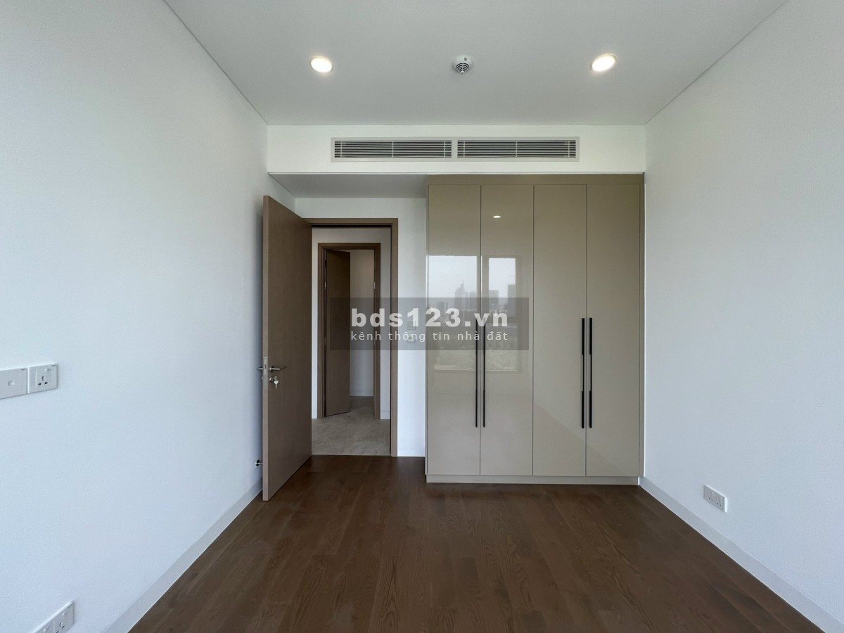 Cho thuê căn hộ River Thủ Thiêm ngay cầu Thủ Thiêm 140m2: 3PN view sông giá 35 triệu - 0909 407 949