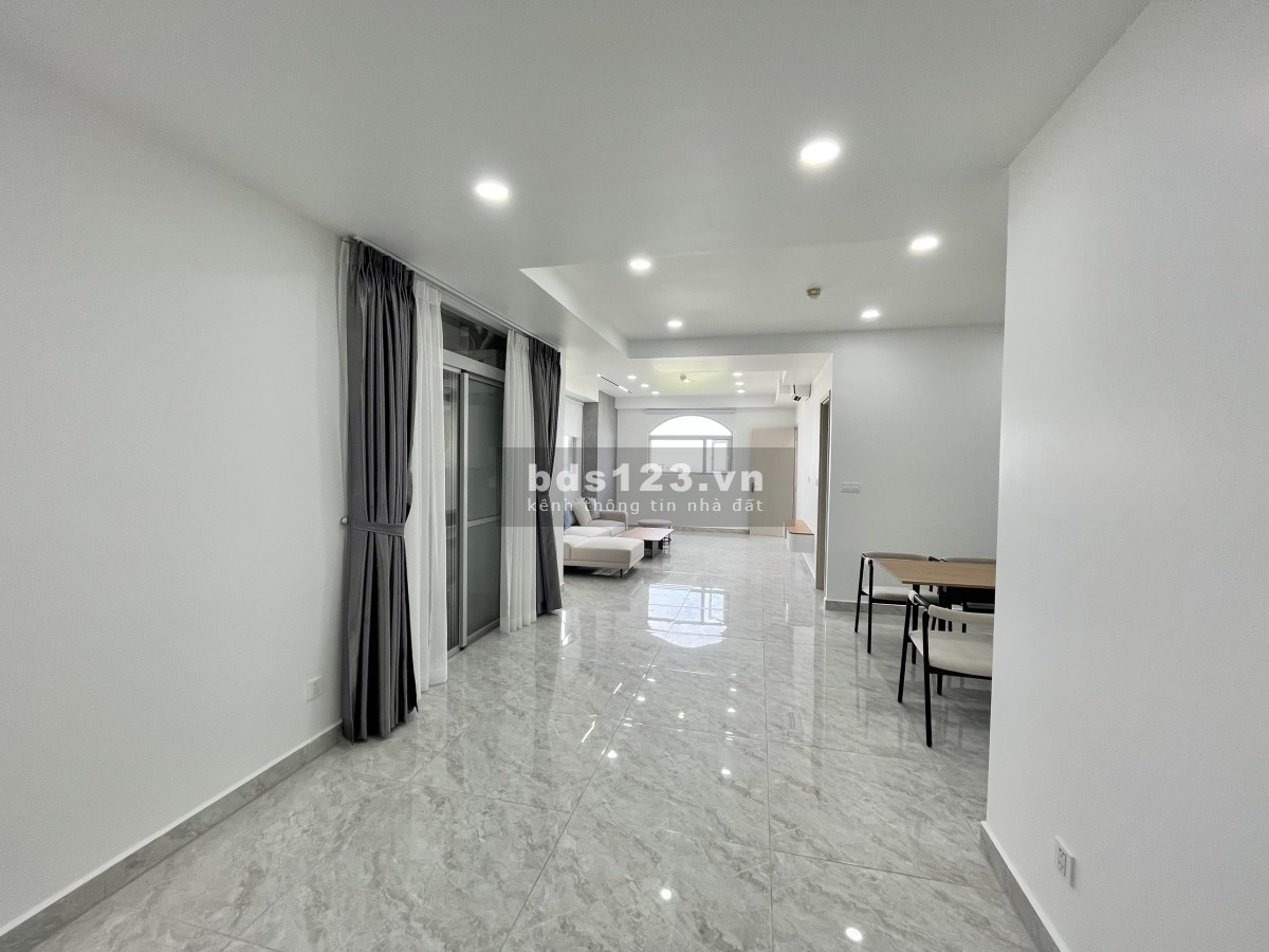 Cho thuê căn hộ Paris Hoàng Kim 82m2: 3PN giá 15 triệu ( bếp, rèm, máy lạnh ), mới 100% - 0909407949