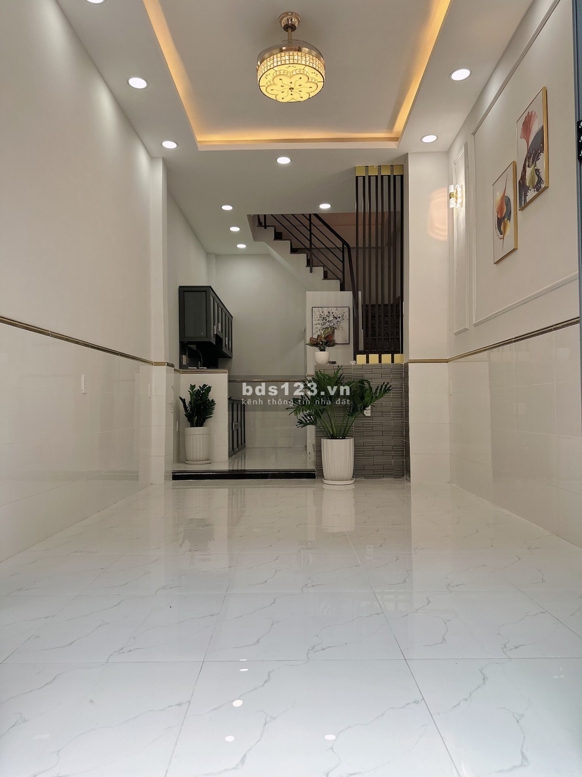 Bán nhà quận 8 phường 1 giá: 3,95 tỷ 1 trệt 2 lầu sân thượng 2pn 3wc btct lộ giới hẻm 4m