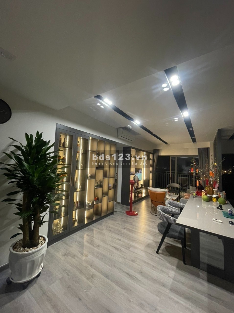 bán căn hộ 3PN 2PN The Sun Avenue - giá rẻ, nhà đẹp, Full nội thất cao cấp Quận 2