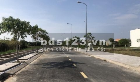Chính chủ cần bán gấp đất đ.Đào Sư Tích, Nhà Bè, 80m2,1.9 tỷ, Gần UBND xã, LH:0909241776 (Lý Mỹ Hân)