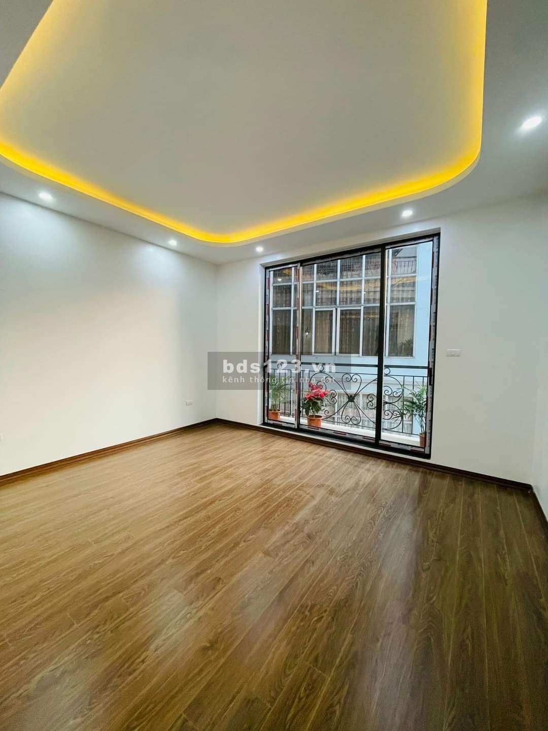 Bán nhà 3,85 tỷ (có thể thương lượng), nhà 5 tầng, diện tích 32m2, Hoàng Đạo Thành - Thanh Xuân.