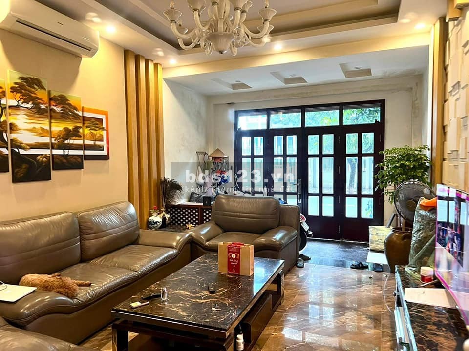 Bán nhà ngõ đẹp nhất phố Hoàng Cầu cạnh hồ Hoàng Cầu